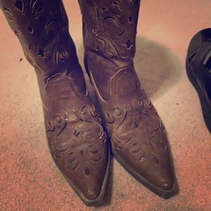 Cowgirl cute boots Coral Brand with Sparkle studs